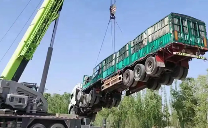 浮梁道路脱困救援案例